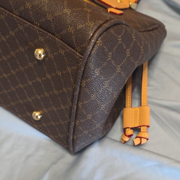 Rioni Signature East-West Shoulder Bag - Picture 8 of 16